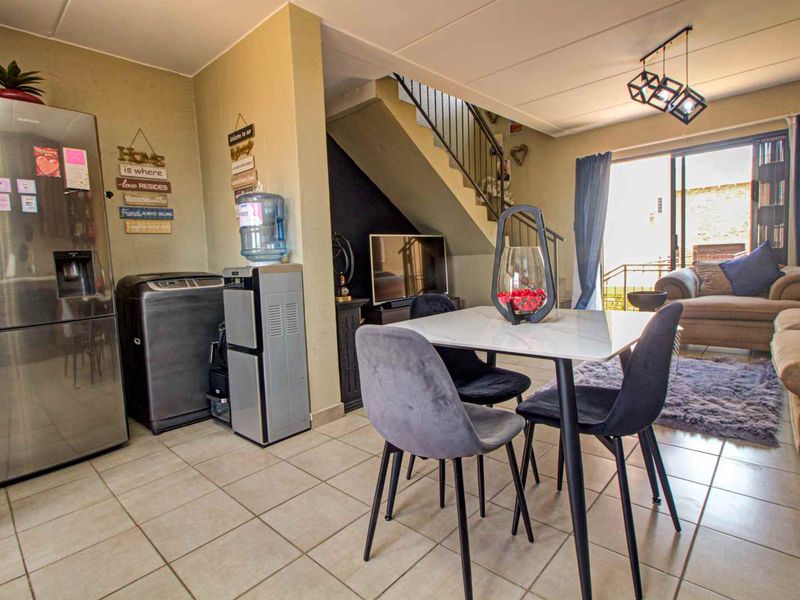 Fit for a King! - Photo 8