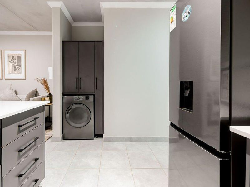 Charming Ground Floor 2-Bedroom Apartment - Photo 3