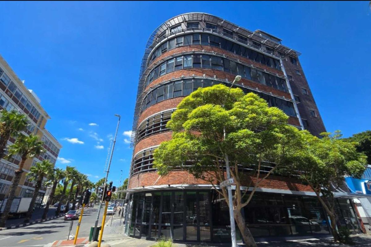 Prime corner 145m2 retail site to let - Photo 2