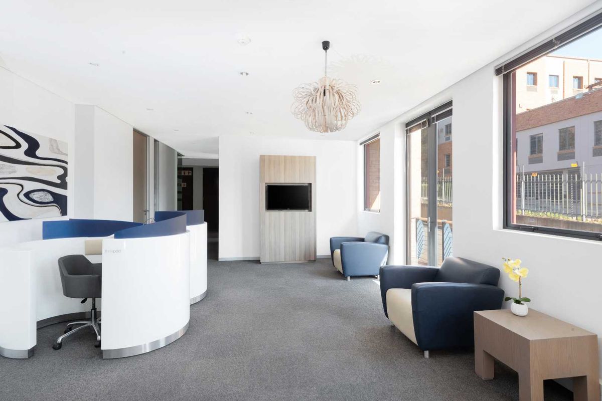 Serviced office space for 15 persons in Regus West Rand – Constantia Kloof - Photo 5