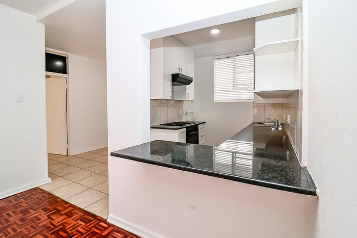 Property #2463611, Apartment For Sale in Bedford Gardens