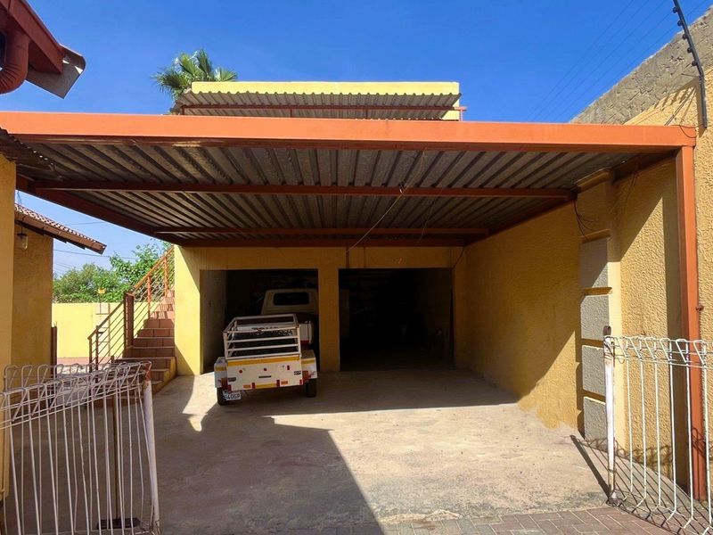 Spacious Family Home with Income-Generating Flatlet & Ample Parking in Prime Location - Photo 3