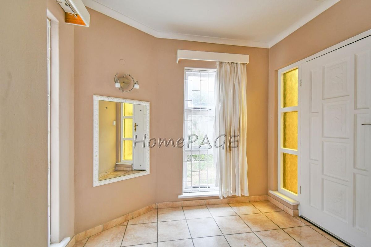 CENTRAL, WALVIS BAY:  4 Bedr Home CLOSE TO SCHOOLS is for Sale - Photo 3