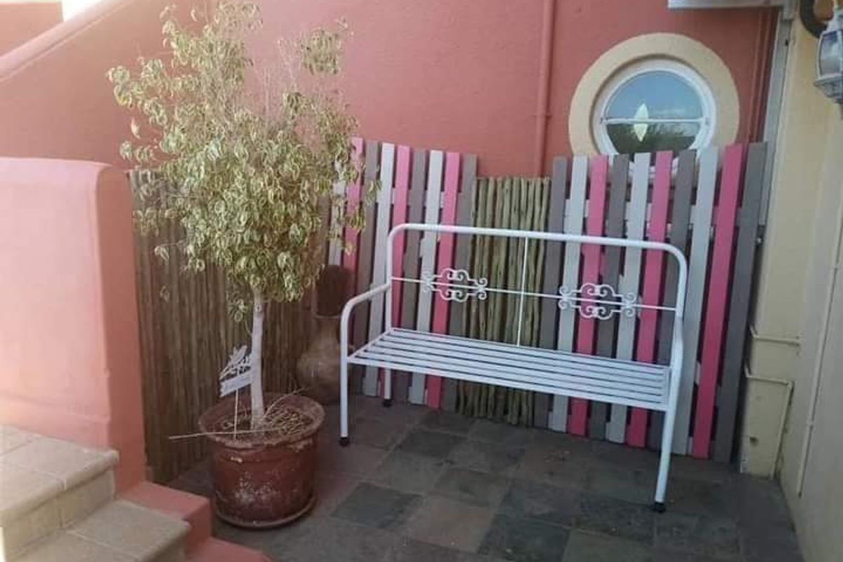 GUESTHOUSE LA ROCHELLE FOR SALE -  Don't miss this exceptional opportunity! - Photo 5