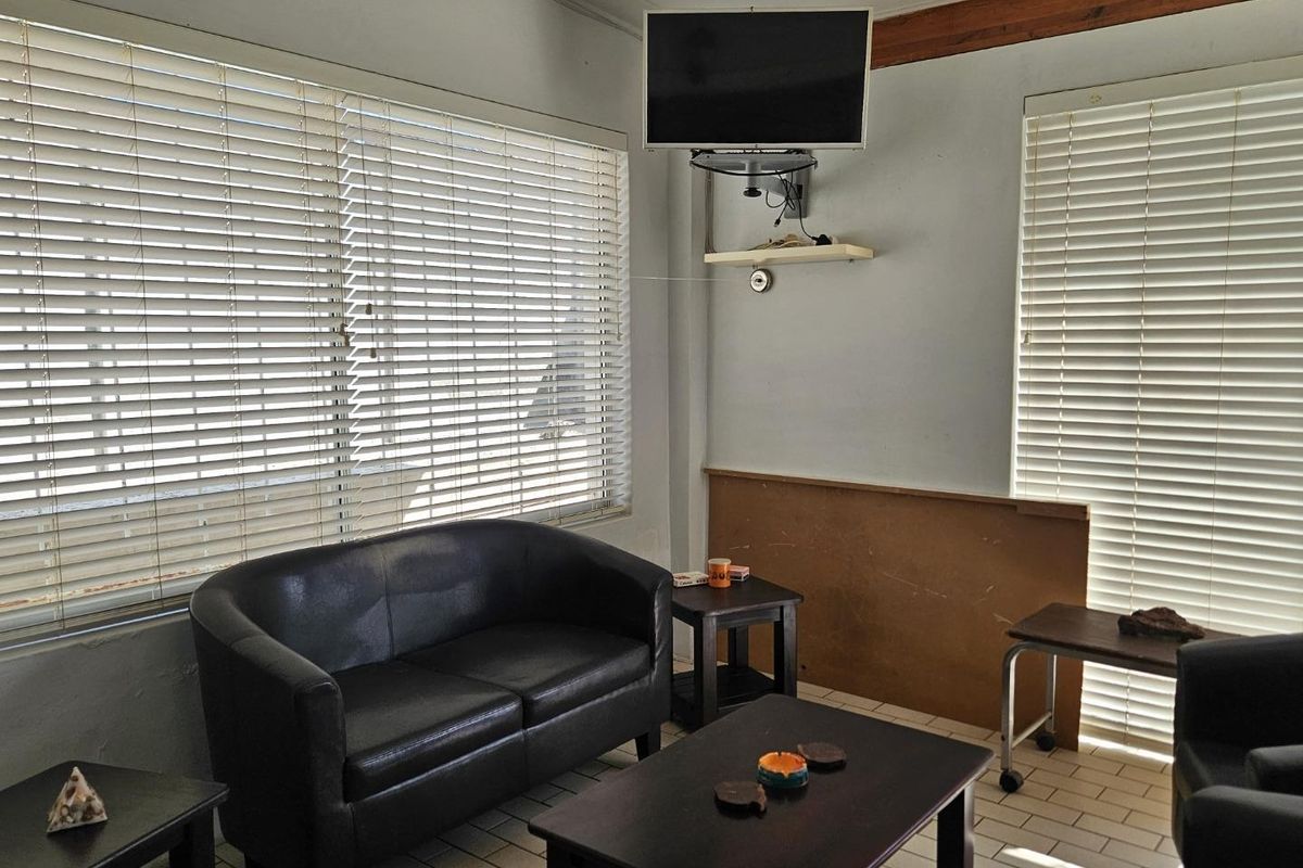 “Juweeltjie” – A True Gem in Pearly Beach Offering Dual Living - Photo 3