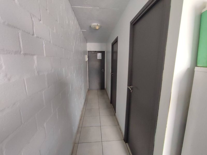 1 Bedroom Apartment For Sale In Wynberg - Photo 5