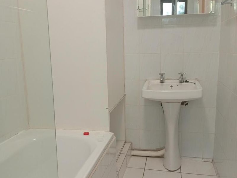 1 bedroom Apartment in Morningside, Sandton - Photo 8