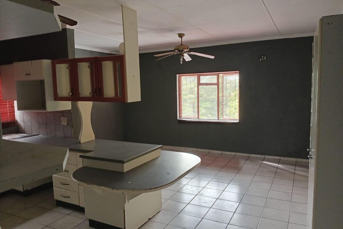 Welcome to this charming 3-bedroom home that perfectly combines classic character with modern comfort! - Photo 4