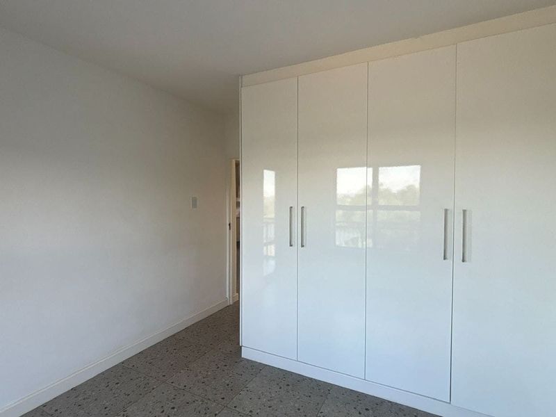 Modern 2-Bedroom Ground-Floor Flat to Rent in Arbour Arch, Athlone - Photo 5