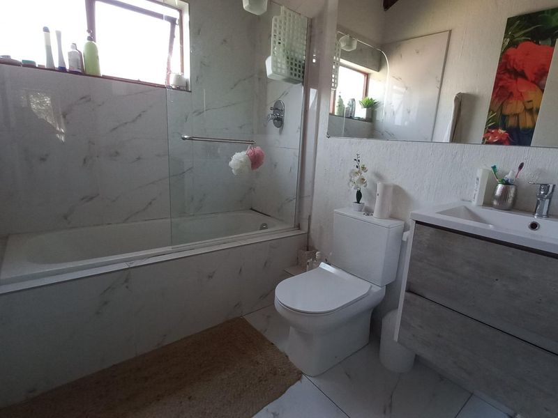 Spacious 3 Bed, 2 Bath Apartment - Paulshof - Photo 8