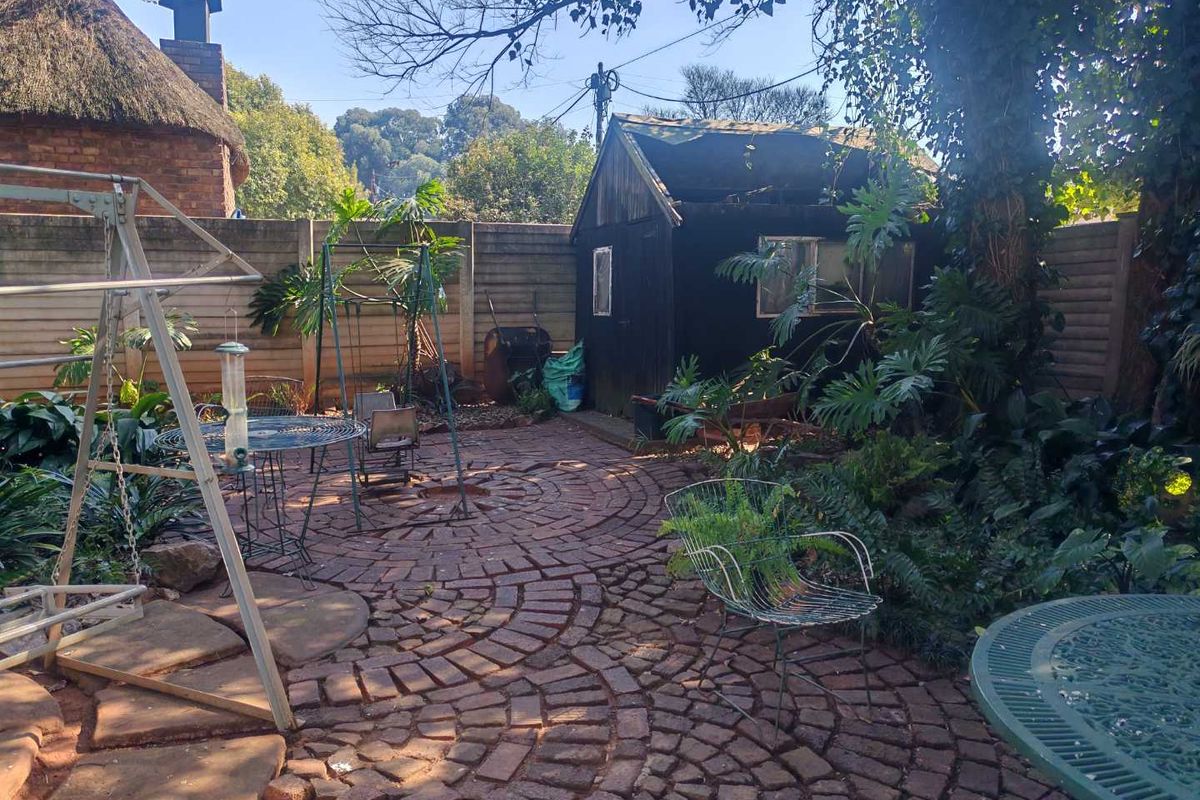 EXCLUSIVE MANDATE - LOVELY FAMILY HOME - CLOSE TO SCHOOLS - Photo 5