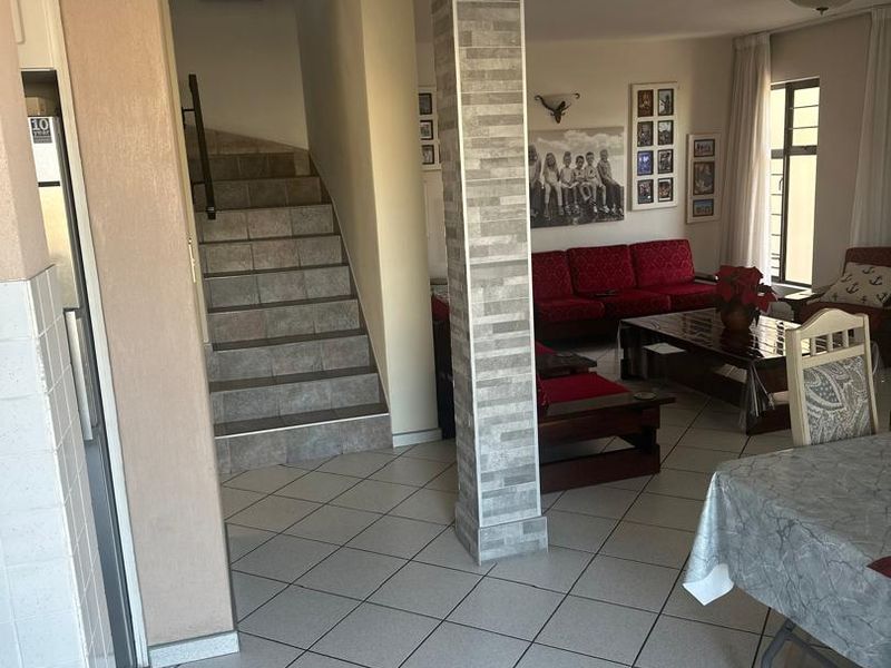 Beautiful 4 Bedroom Townhouse for sale in Swakopmund, CBD - Photo 3