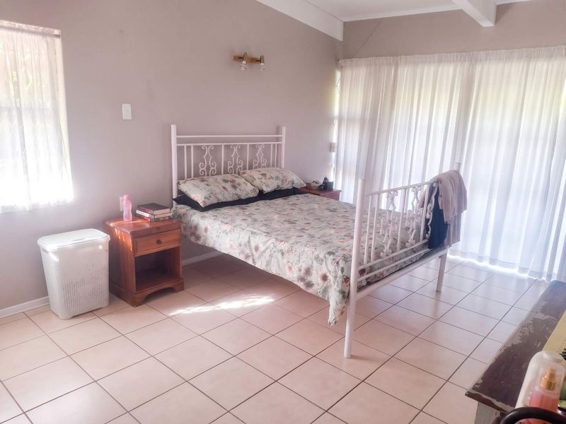 Spacious Family Home with Pool & Entertainment Area in Westville To Let - Photo 10