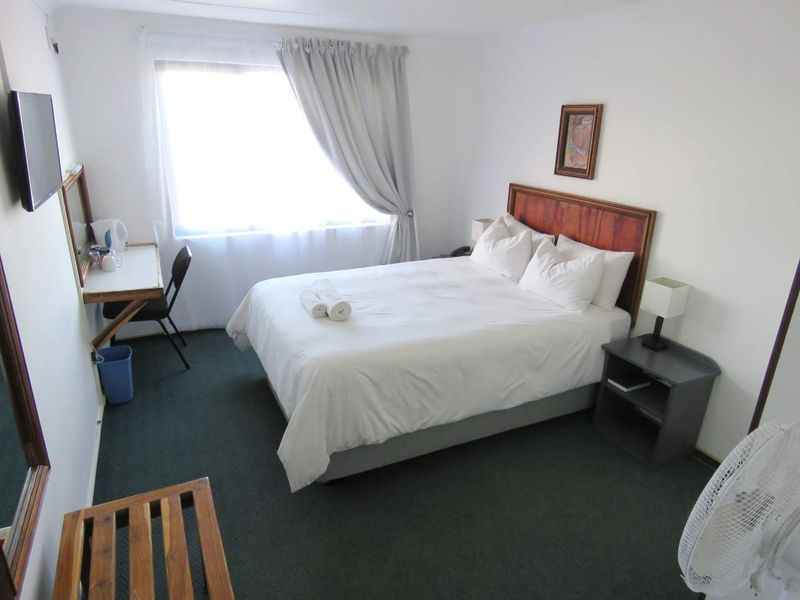 ESTABLISHED COASTAL GUESTHOUSE WITH STRONG RETURNS - Photo 2