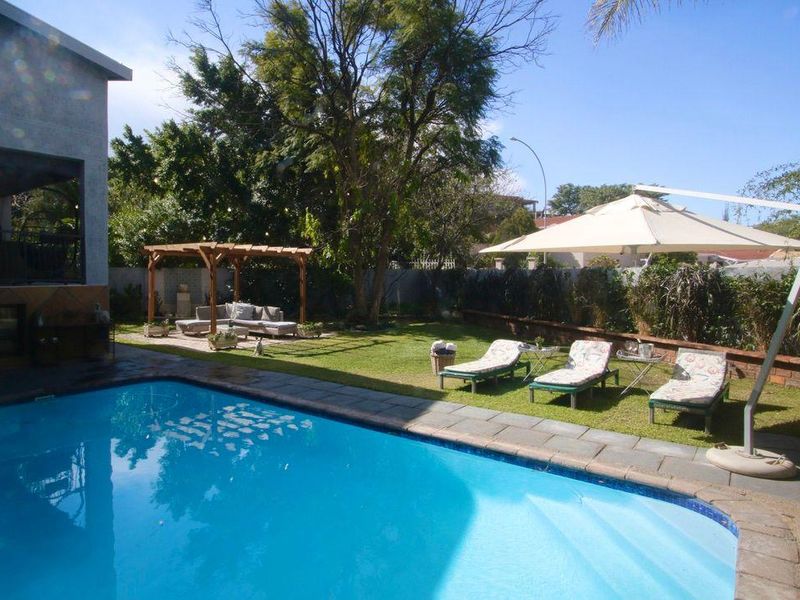 FOR SALE | LUXURY GUESTHOUSE OR EXCLUSIVE RESIDENCE | EROS PARK, WINDHOEK - Photo 1