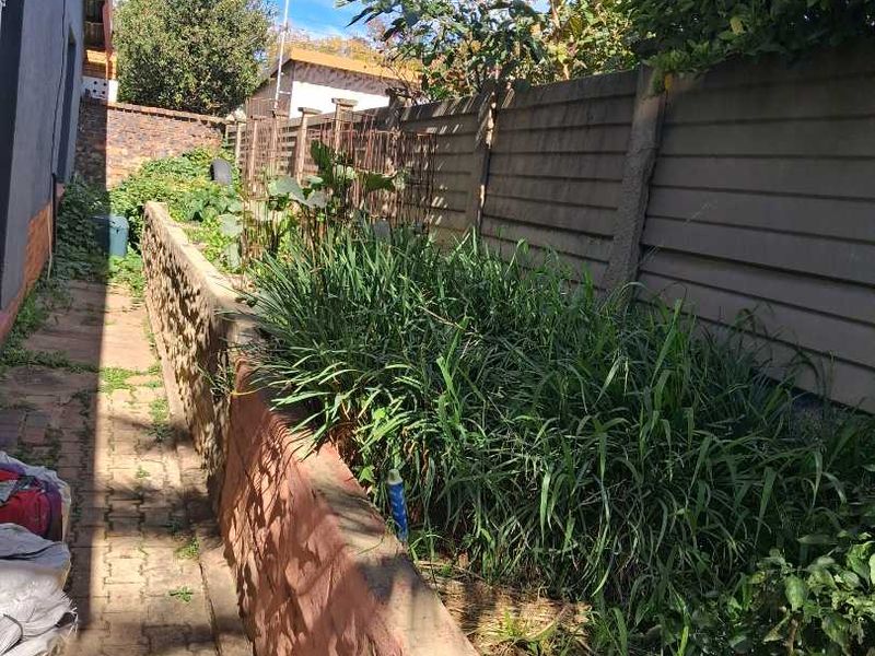 4 Bedroom House For Sale in Vanderbijlpark CE2 - Photo 4
