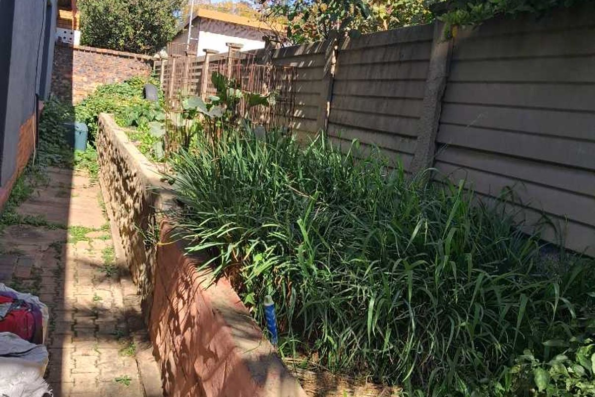 4 Bedroom House For Sale in Vanderbijlpark CE2 - Photo 4