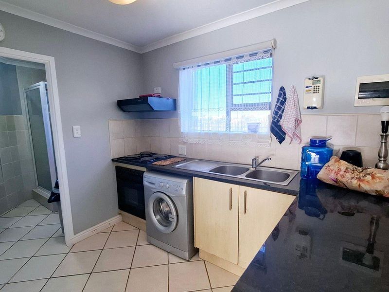 Ground-Floor Gem in Hartenbos: Modern Comfort Awaits! - Photo 4
