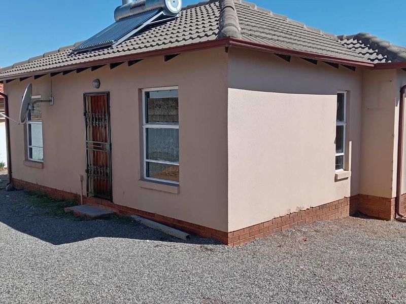 Glenway estate house for sale - Photo 2