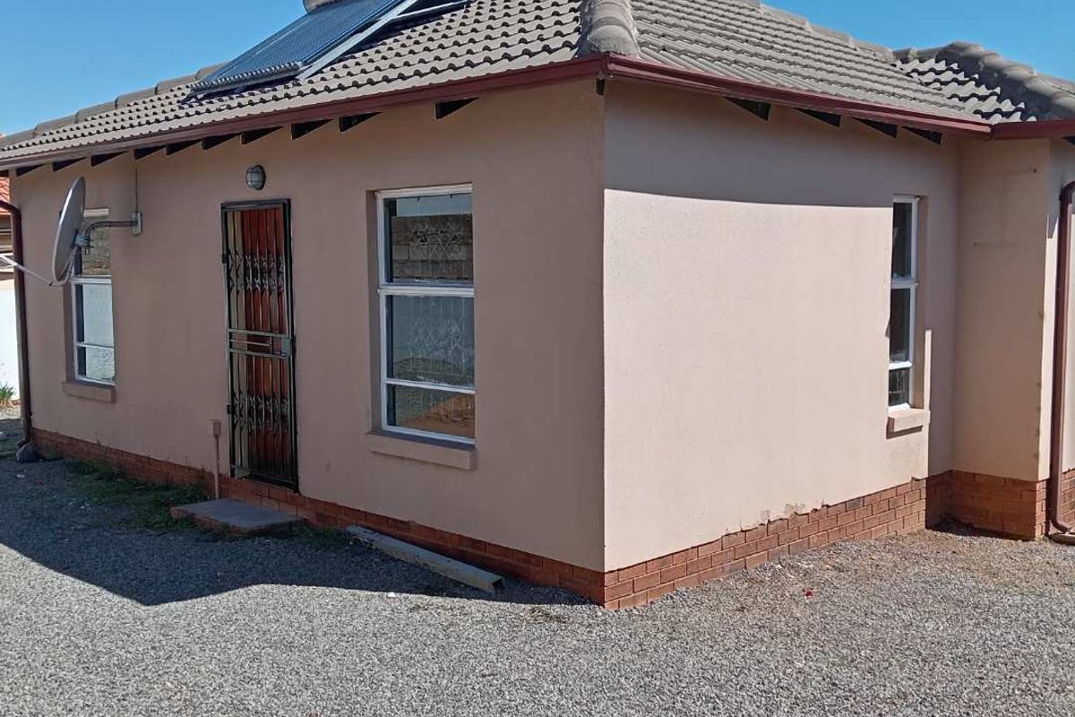 Glenway estate house for sale - Photo 2