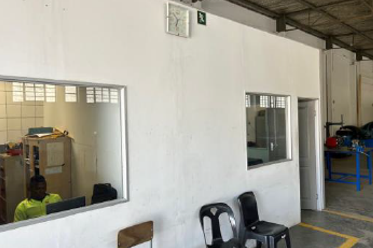 Exceptional Double-Volume Warehouse for Sale - Photo 3