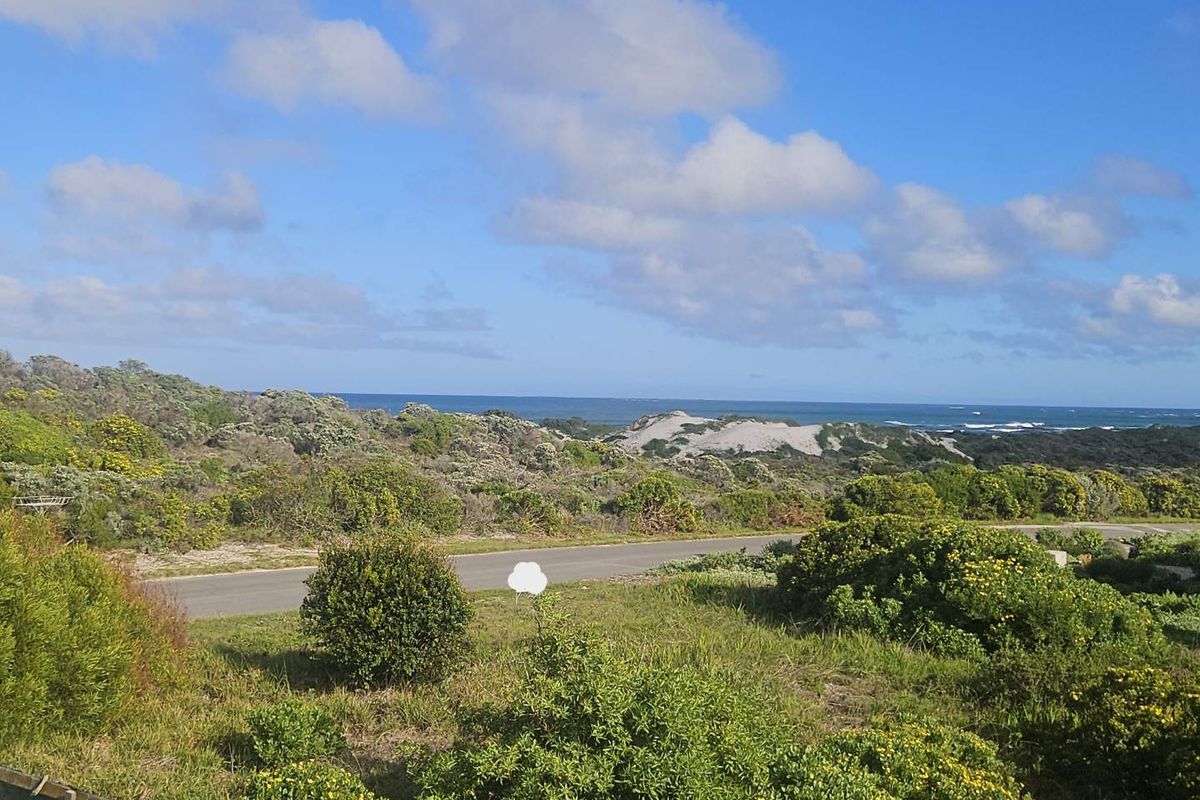 Prime Coastal Stand – Walking Distance to the Beach - Photo 3
