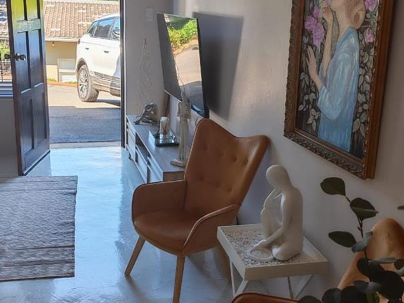 Kloof Bachelor Living - Photo 6