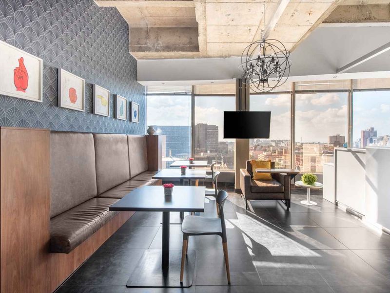 All-inclusive access to professional office space for 10 persons in Regus Braamfontein - Photo 5