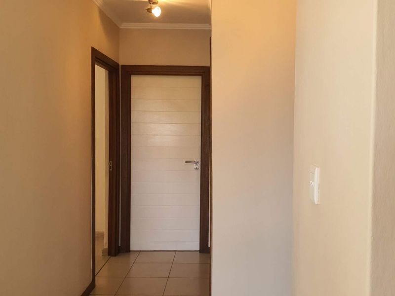 Beautifully maintained 2 bedroom apartment for rental in Jackal Creek Golf Estate R9000 Available 1 September - Photo 6