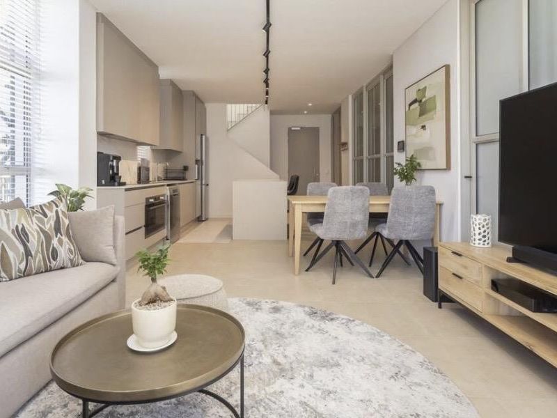 Luxury Green Point Penthouse - Photo 7