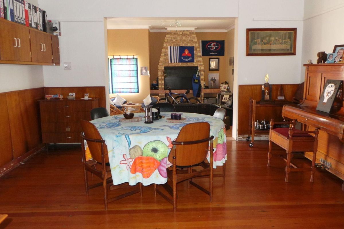 Live and Work - Zoned Business - Perfect to trade from home - Photo 3