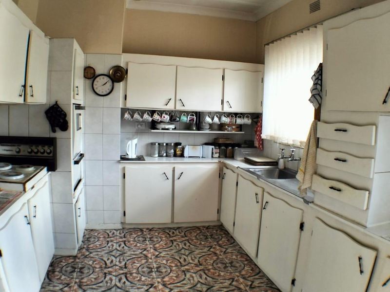 3 Bedroom House with lots of potential (Exclusive Sole Mandate) - Photo 4