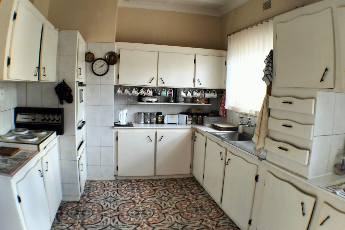 3 Bedroom House with lots of potential (Exclusive Sole Mandate) - Photo 4