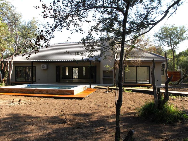 Brand-New Home in Moditlo Wildlife Estate. - Photo 1