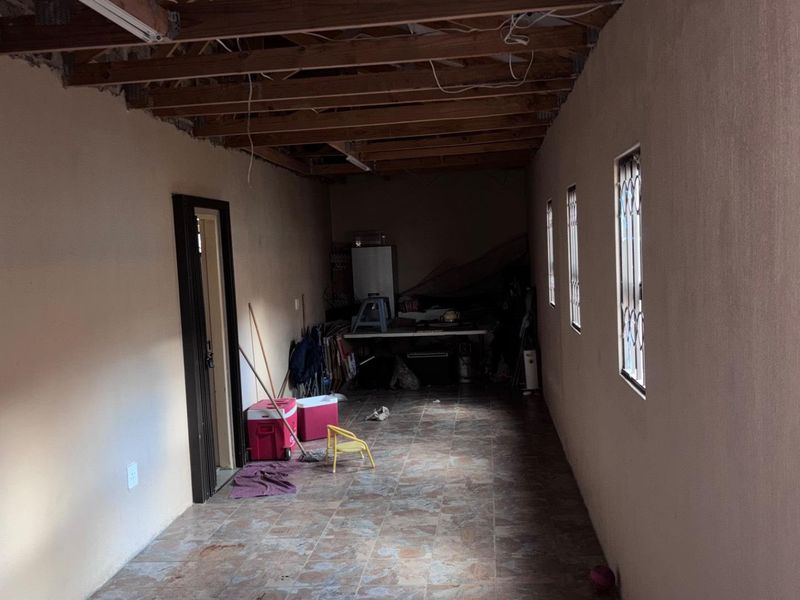 SPACIOUS 3 BEDROOM HOME - Photo 6