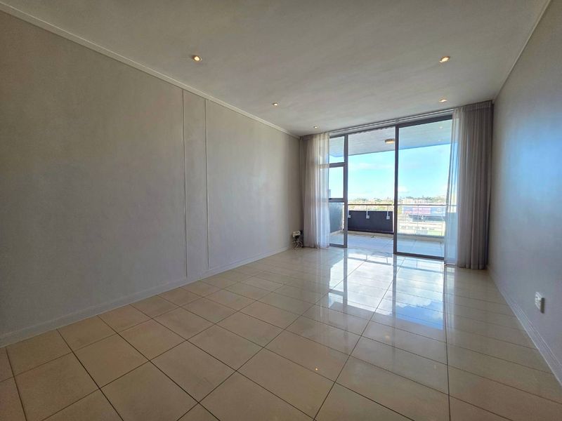 Top Floor 2 Bedroom Apartment in Montclare Place - Photo 6