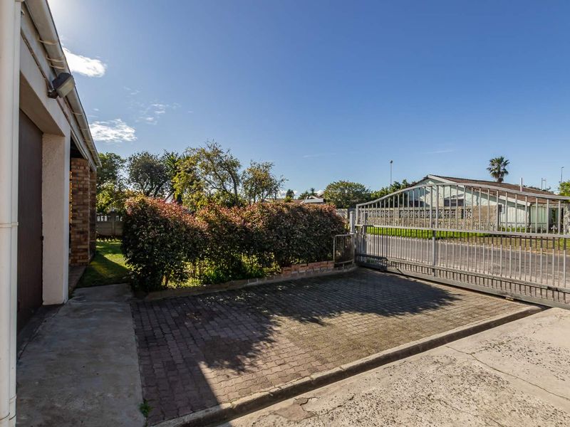 4 Bed Double Storey family home - Photo 7