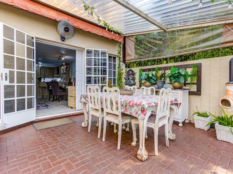 STUNNING DUPLEX IN THE GRENADINES - PET FRIENDLY! - Photo 10