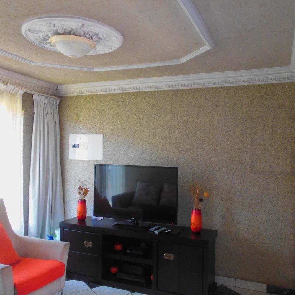 stunning big lounge 