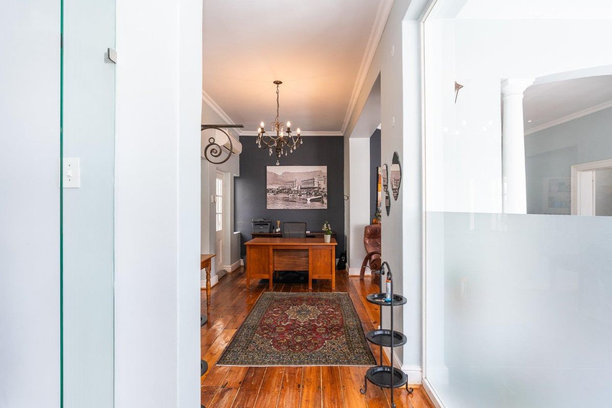 GARDENS COTTAGE FOR SALE BUSINESS ZONED - Photo 2