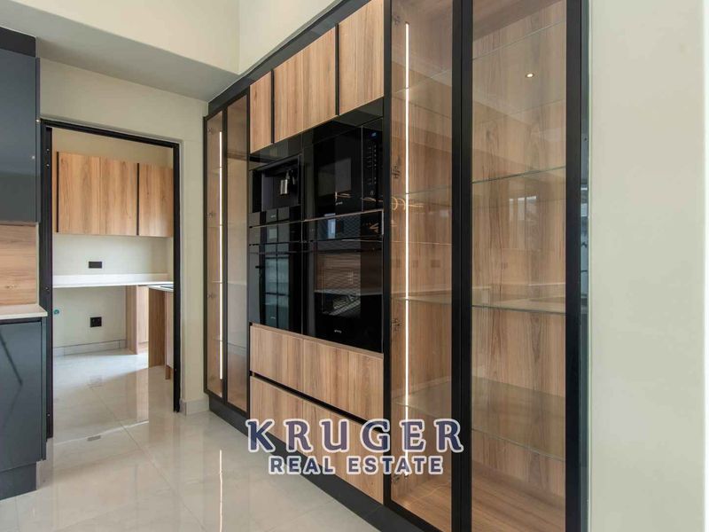 Upmarket Stylish House with Magnificent Dune Views For Sale in Swakopmund - Photo 10