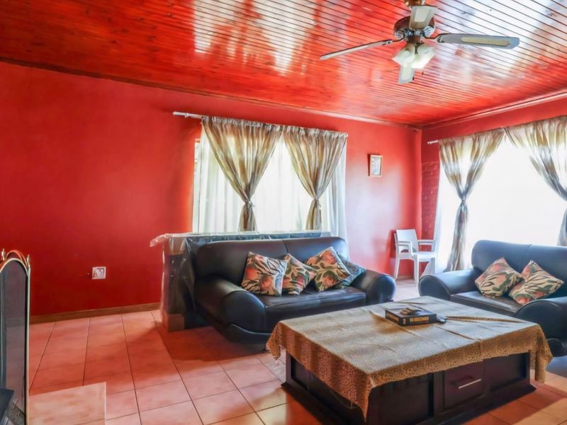 Your perfect family Home  with study, work from home, large back garden and storage, Awaits! - Photo 9