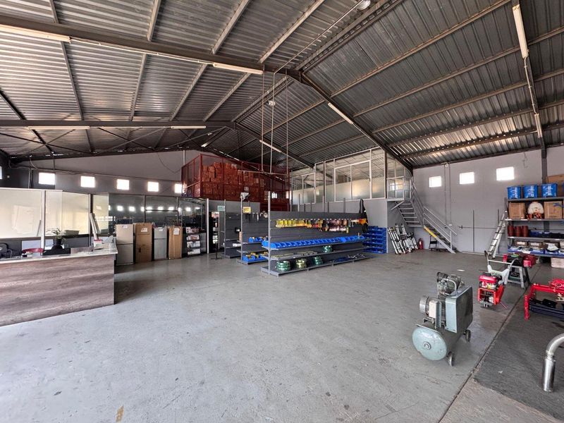 Warehouse To Let In Northern Industrial - Photo 3