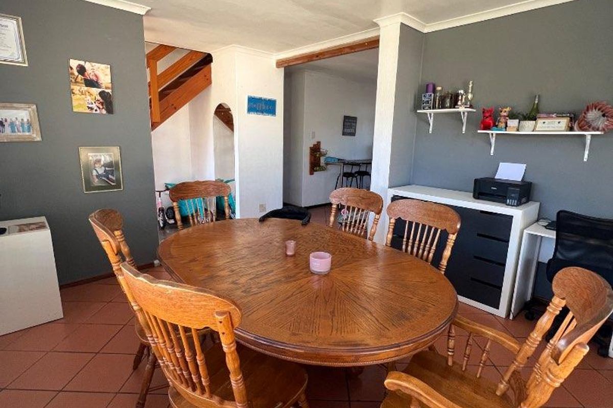 4 Bedroom House For Sale In Morgenster, Brackenfell - Photo 5
