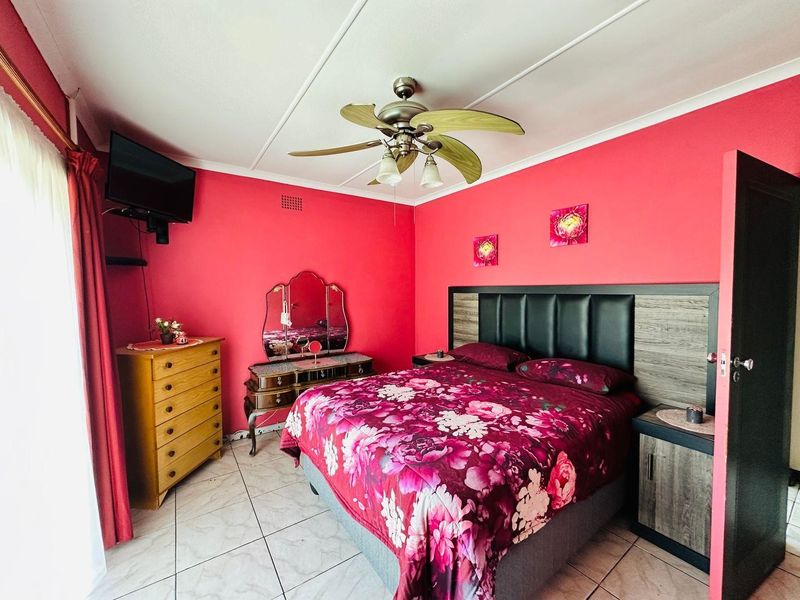 House For Sale in Dinwiddie, Germiston - Photo 8