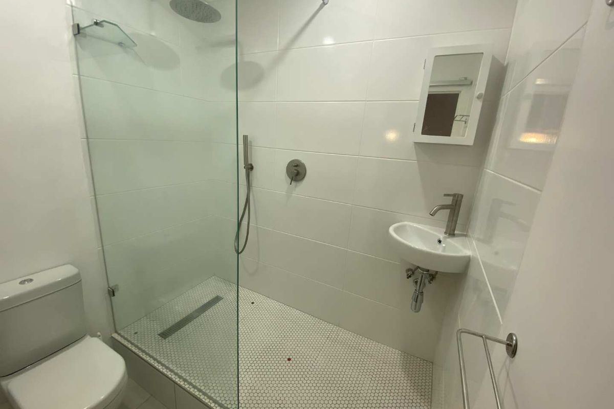 Centrally Located Studio Apartment - Photo 5