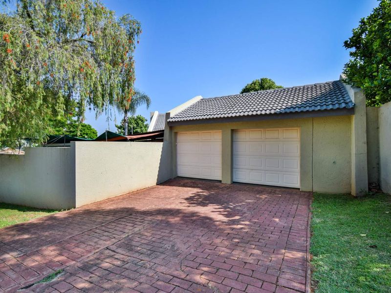 Cute as a button! - Photo 9