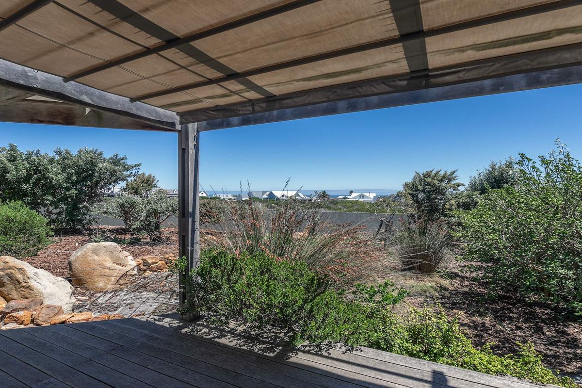 Weekend West Coast Beach House Awaits You - Photo 2