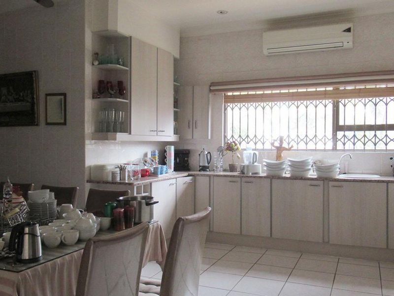 4 Bedroom House for Sale in Winchester Hills - Photo 2