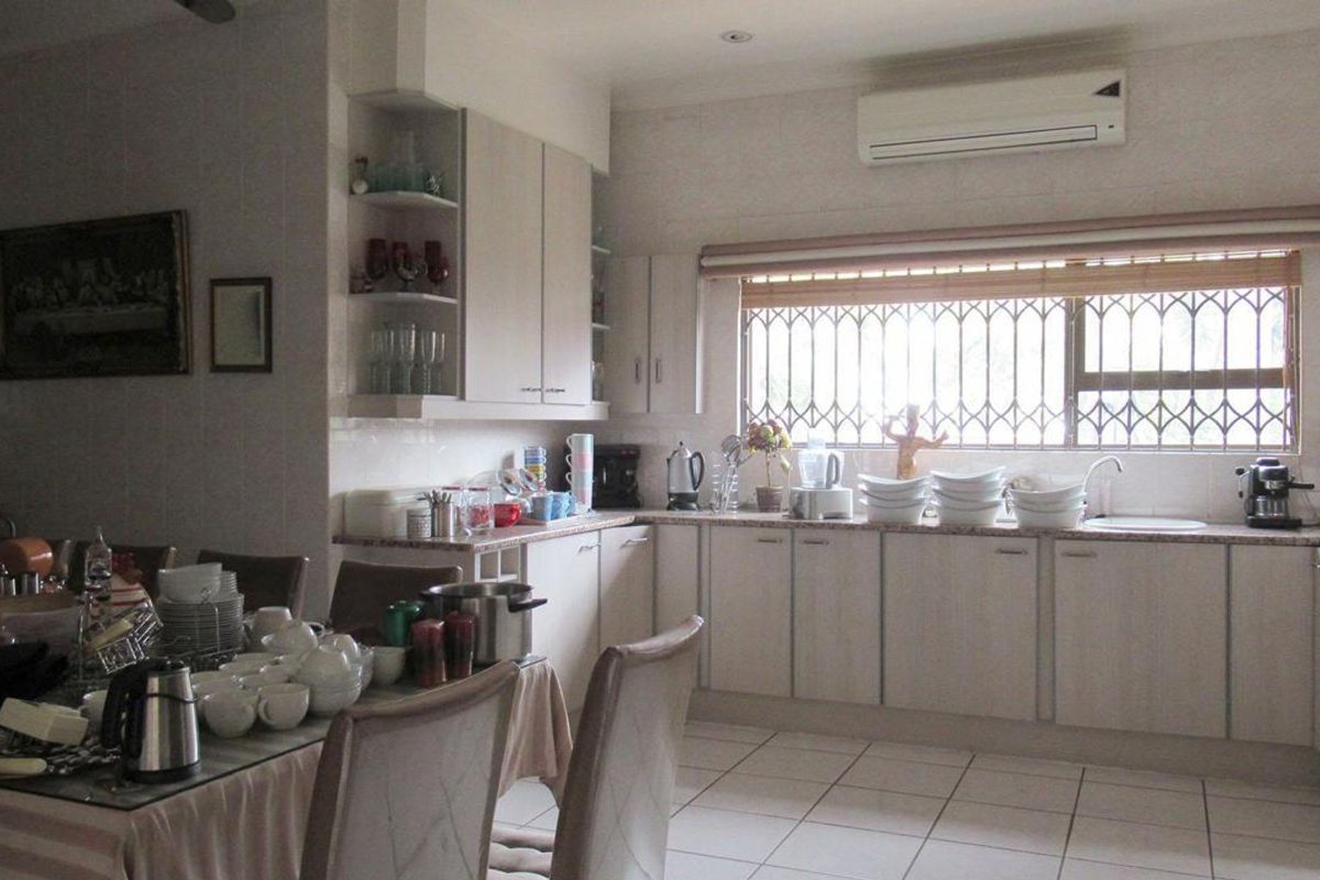 4 Bedroom House for Sale in Winchester Hills - Photo 2